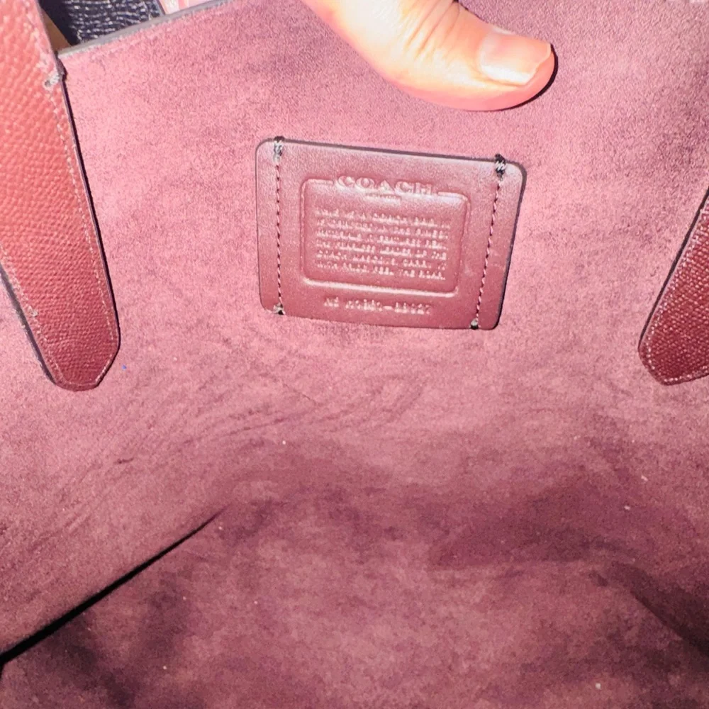 COACH REXY & CARRIAGE  BLACK/MULTI LEATHER repeat Glitter tote. Rare! - Picture 13 of 15